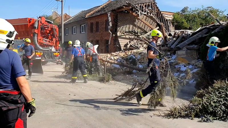 Muž nalezený po výbuchu v sutinách domu na Prostějovsku byl jeho obyvatelem